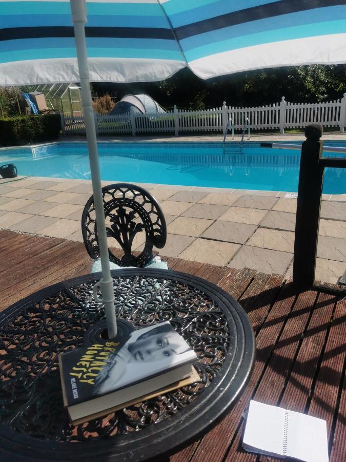 Captivating Isolde Cottage With Pool Near St Ives Camborne Luaran gambar